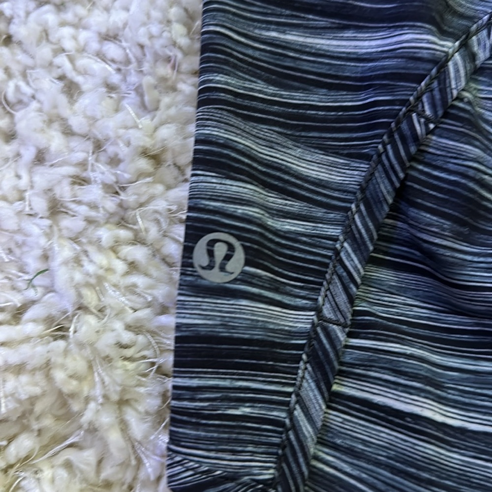 Lululemon Speed Racer Shorts - Picture 3 of 4